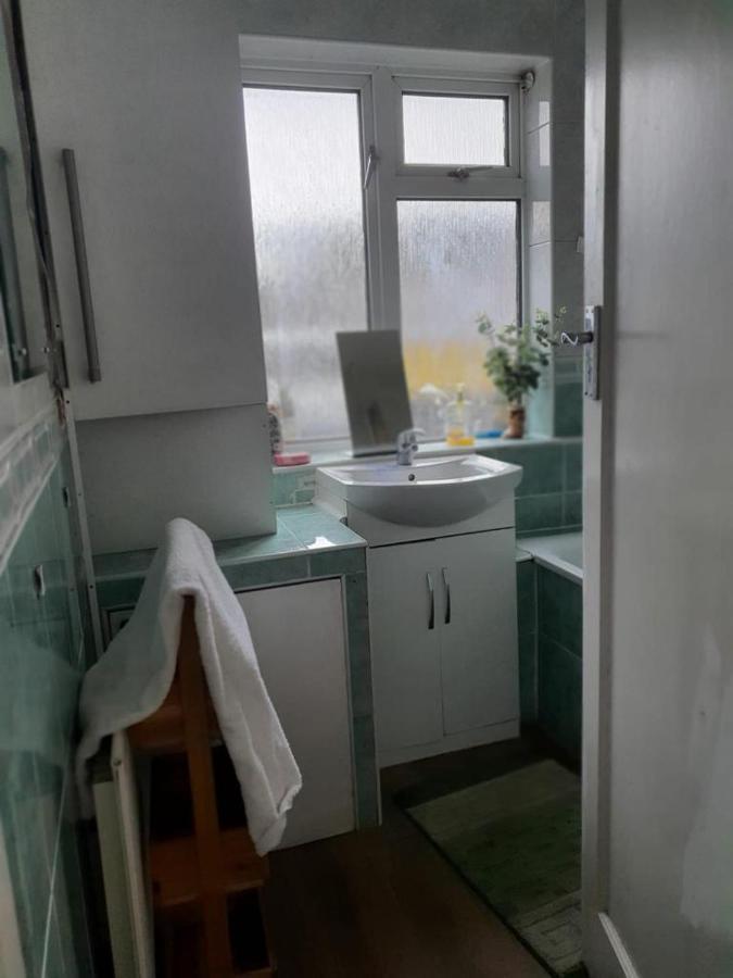 Grey Double Bedroom Лондон Экстерьер фото